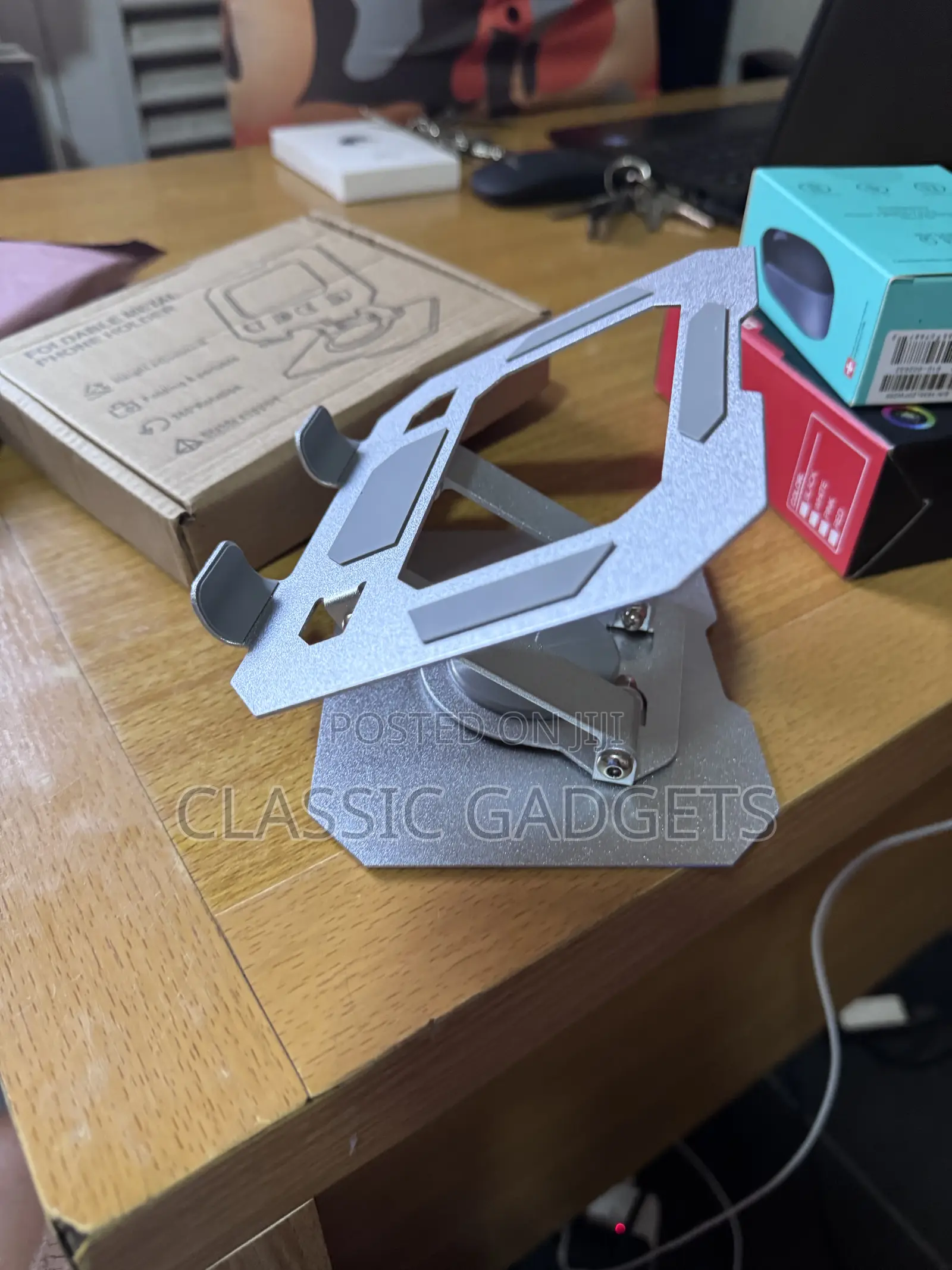 Foldable Metal 360 Rotation Stand for Tablets and iPads