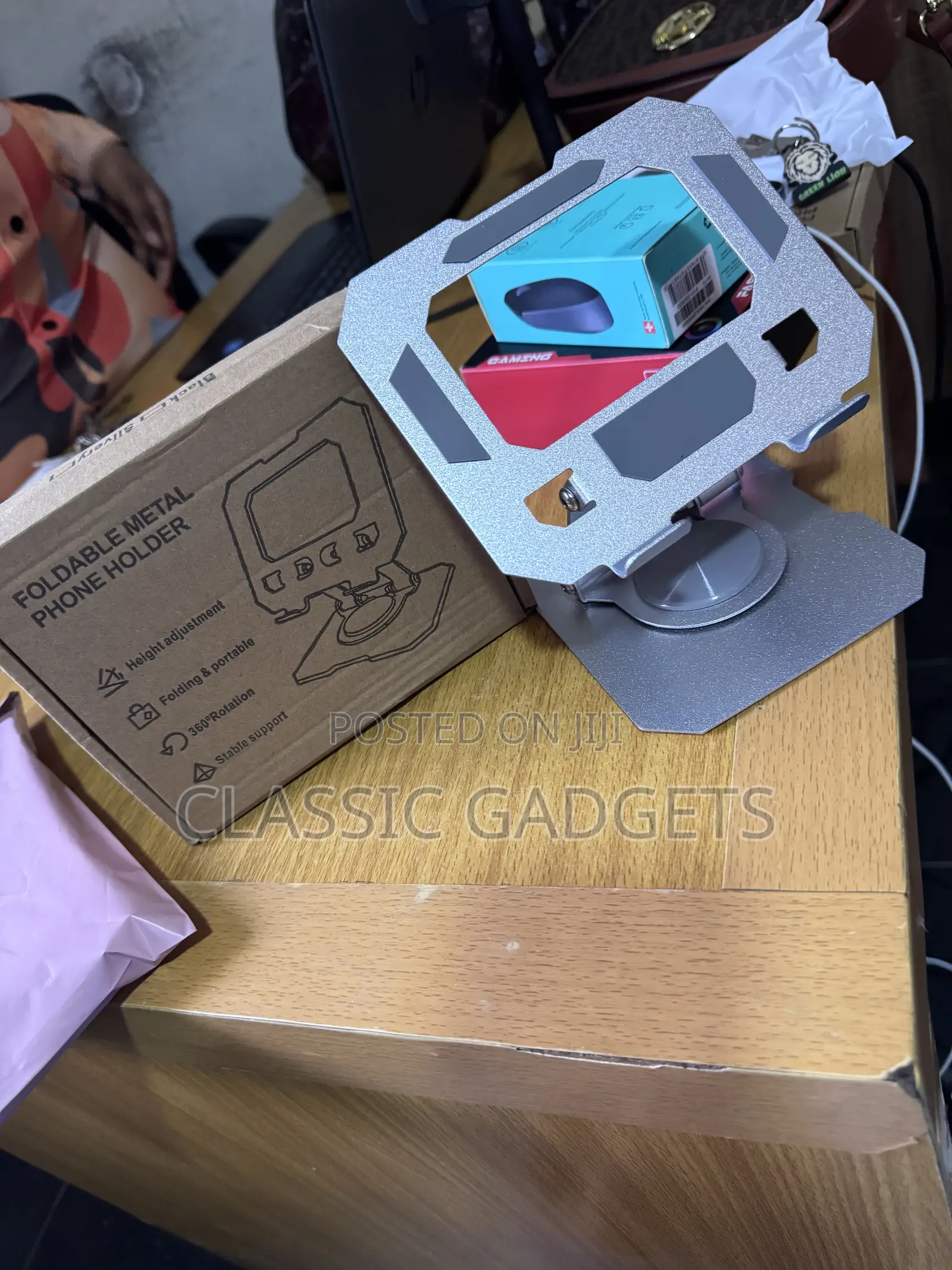 Foldable Metal 360 Rotation Stand for Tablets and iPads