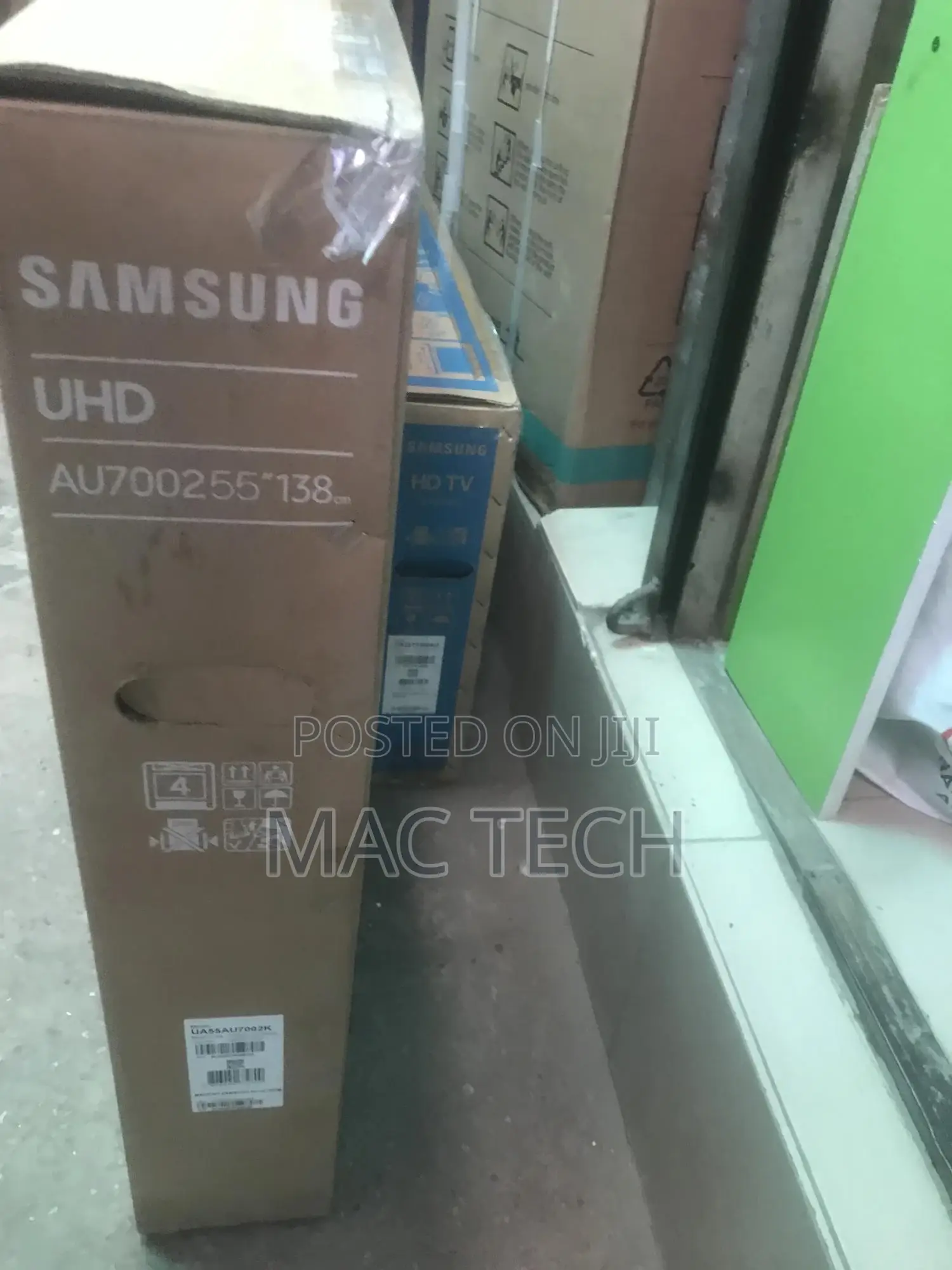 Samsung 65 Inches Smart Tv. 65AU8000