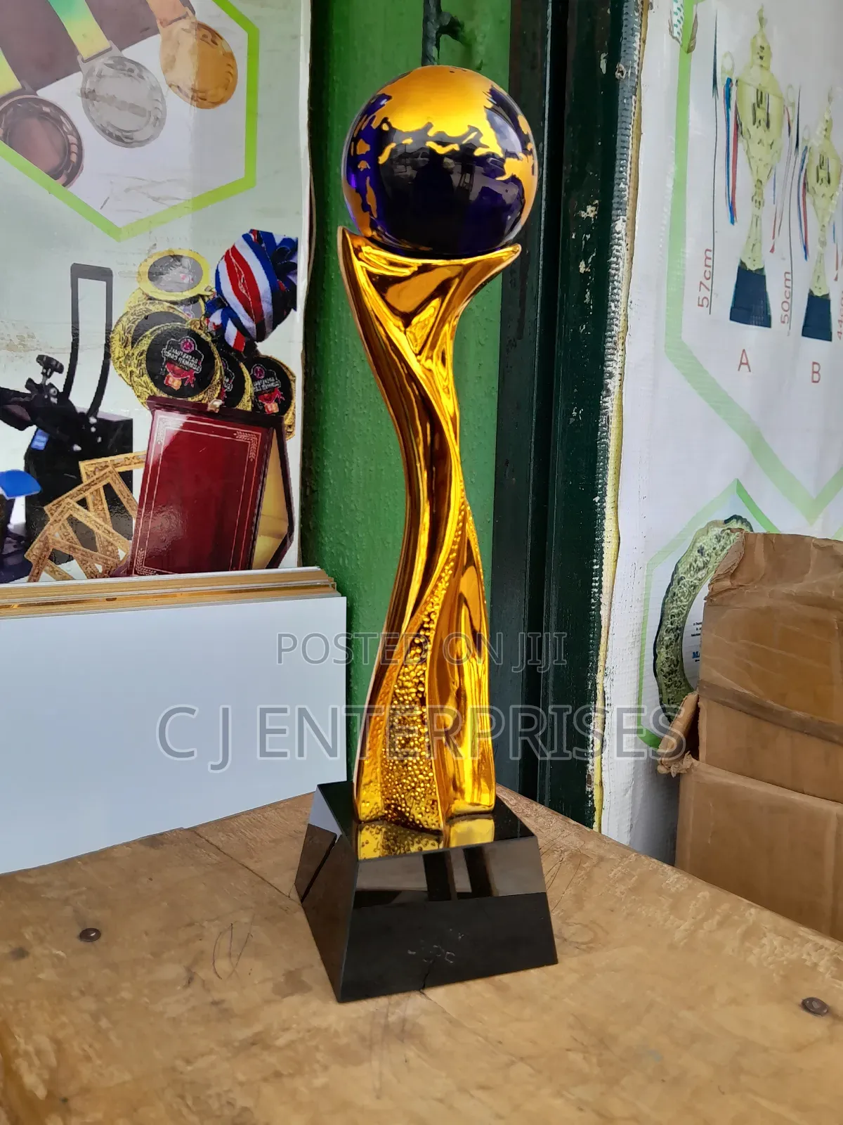Trophy Award Plaque R675