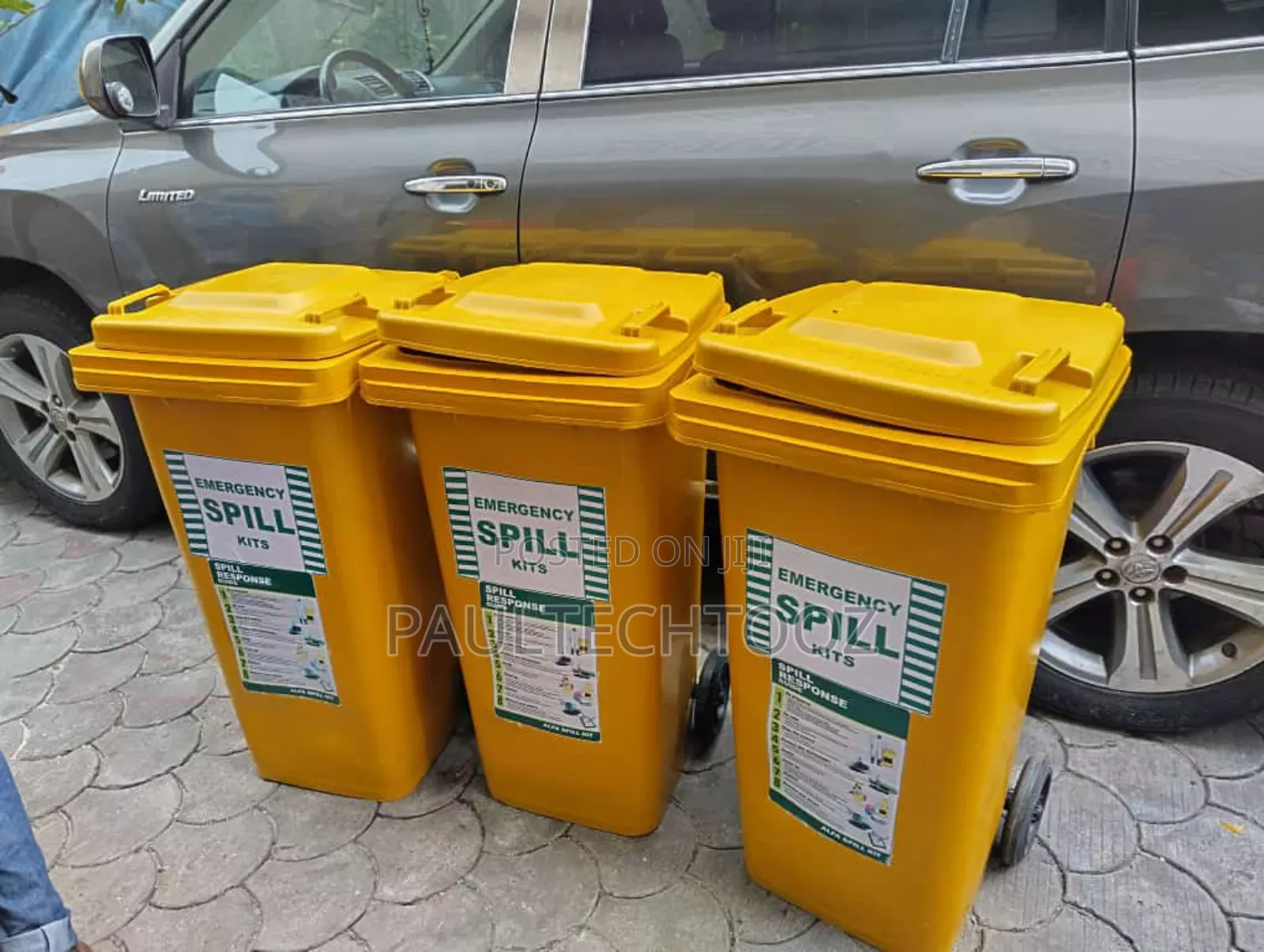 Oil/Chemical Spill Containment Kits