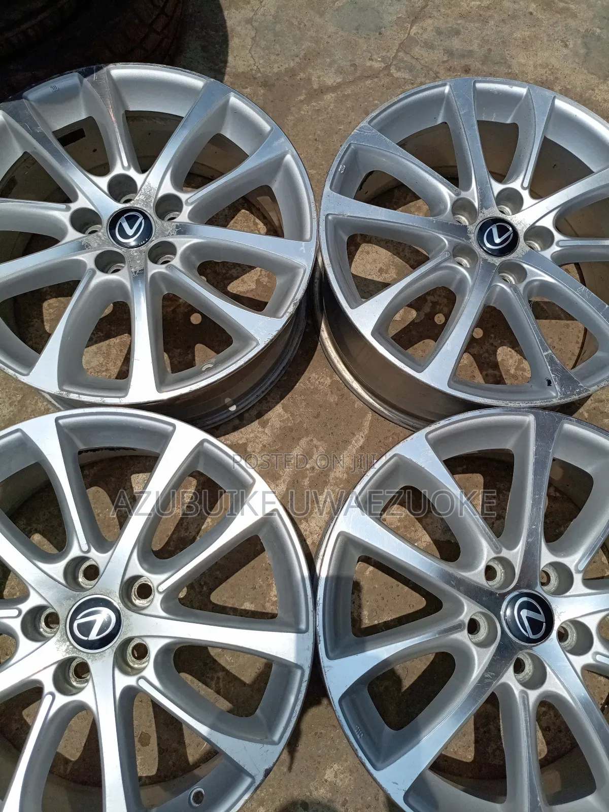 18" Rim Lexus 330