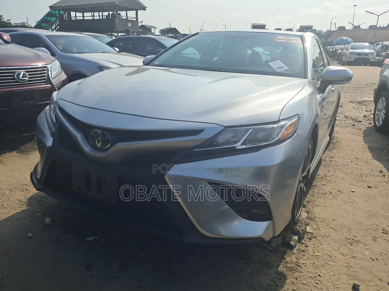 Toyota Camry SE (2.5L 4cyl 8A) 2019 Silver