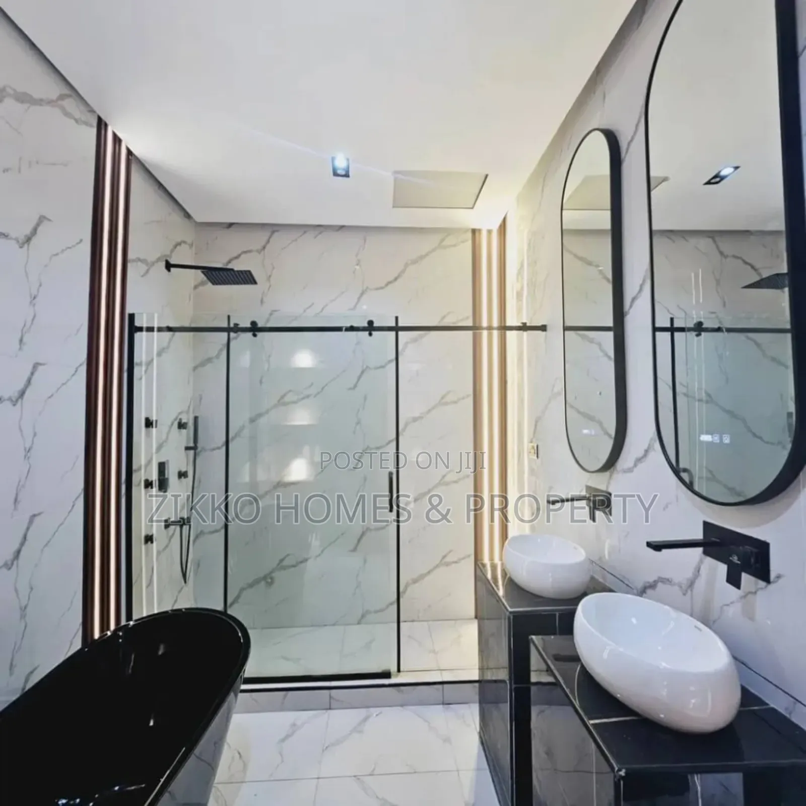 5bdrm Duplex in Chevron Drive for sale