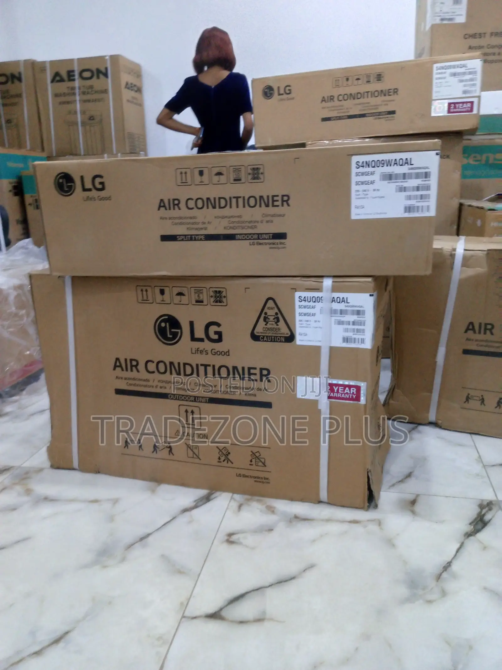 New in LG Split Wall Air Conditioner 1hp With Dual Inverter