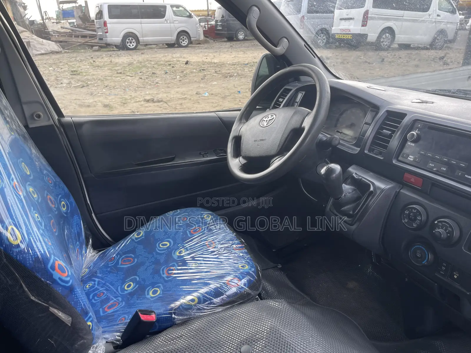 Toyota HiAce 2013 White