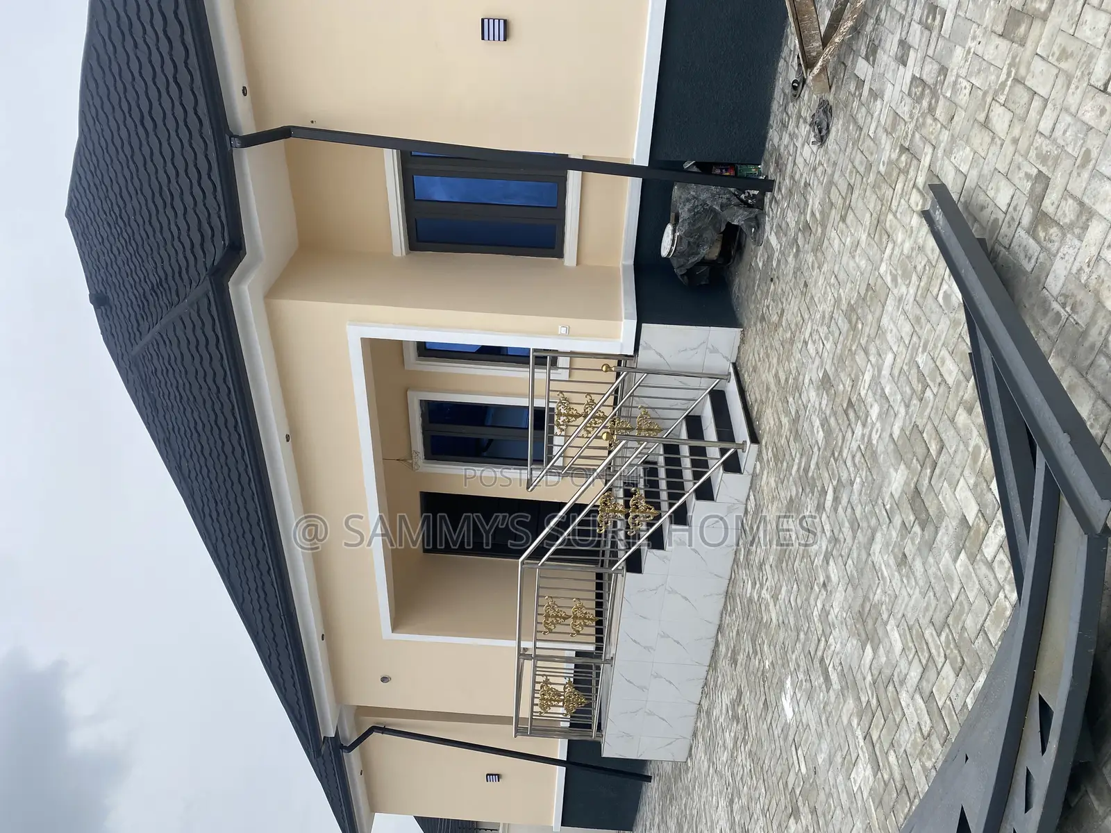 3bdrm Bungalow in Efab Queens Estate for sale