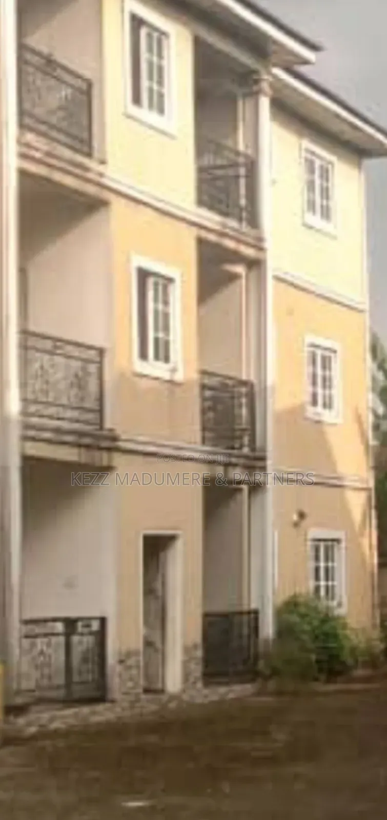 12bdrm Block of Flats in Rumualog,Near for sale