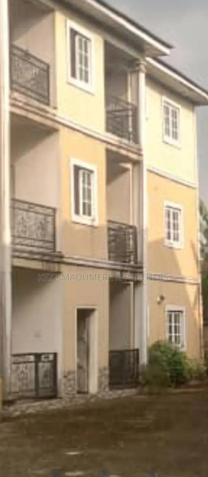 12bdrm Block of Flats in Rumualog,Near for sale