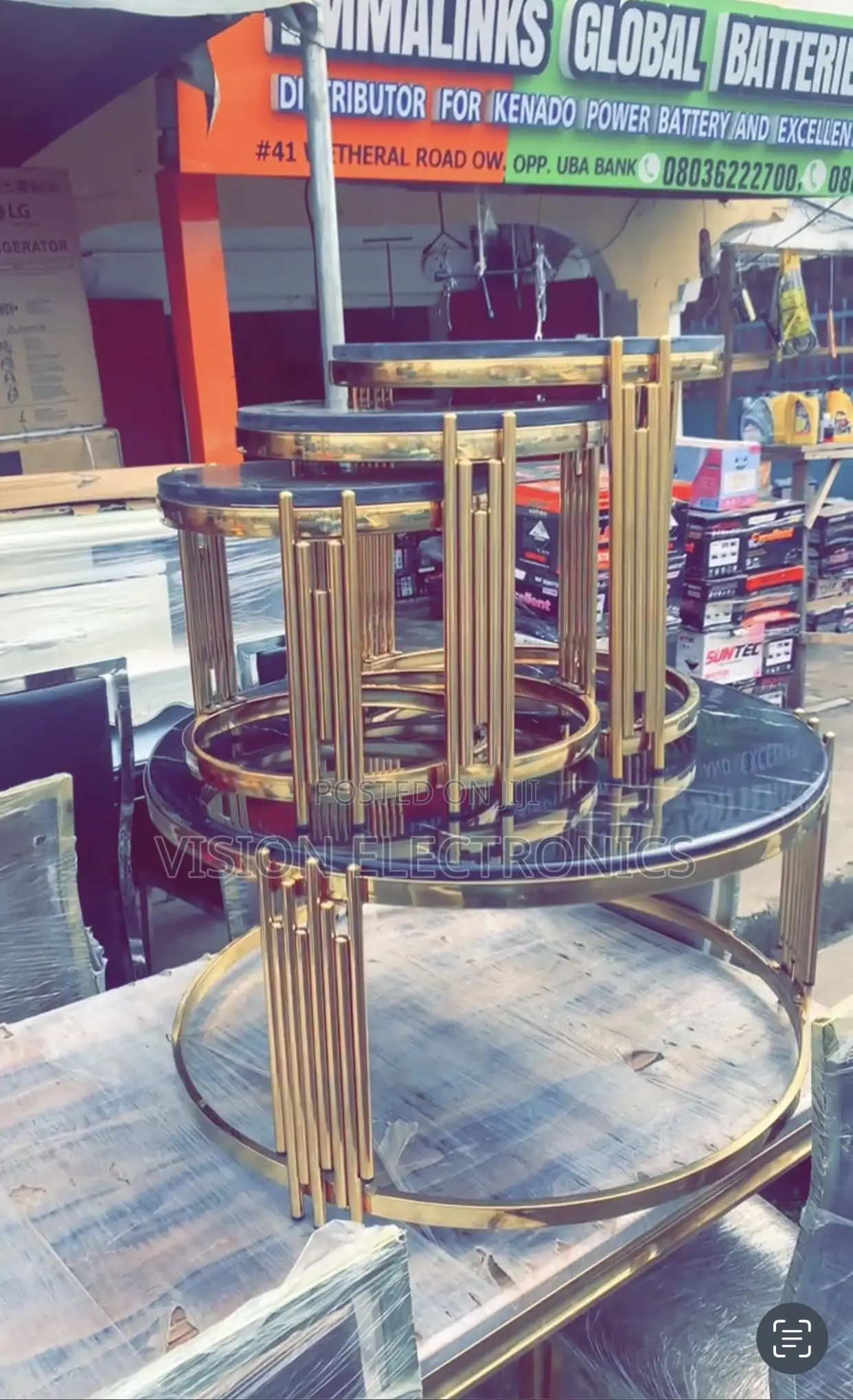 Big Marble Round Table With 3 Side Stools