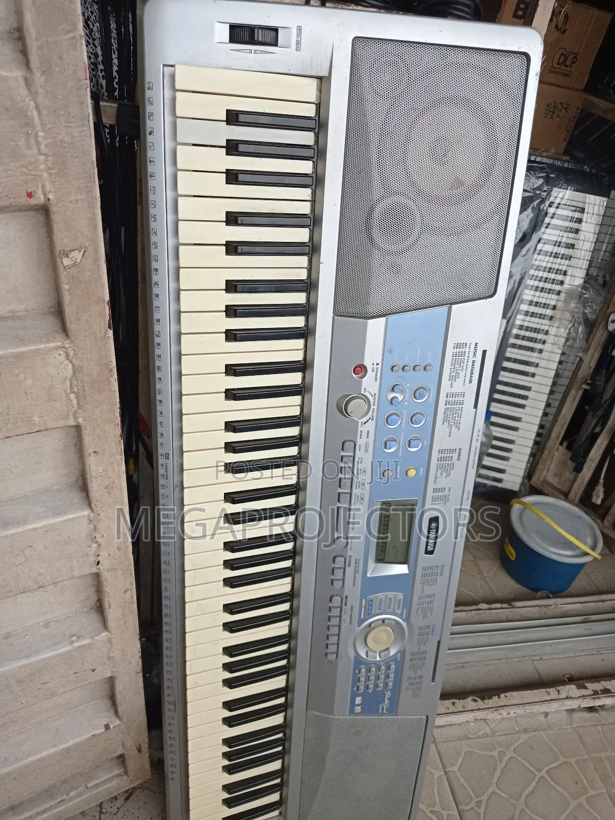 Yamaha Keyboard DGX 200