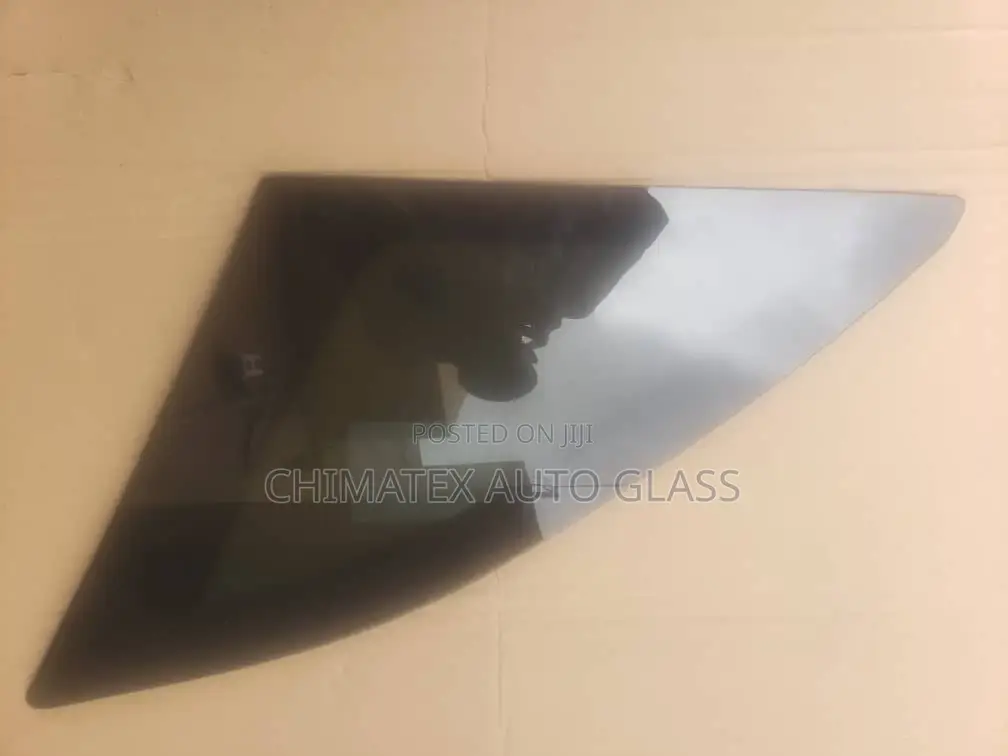 Rear Vent Glass Glc300 2018 Available