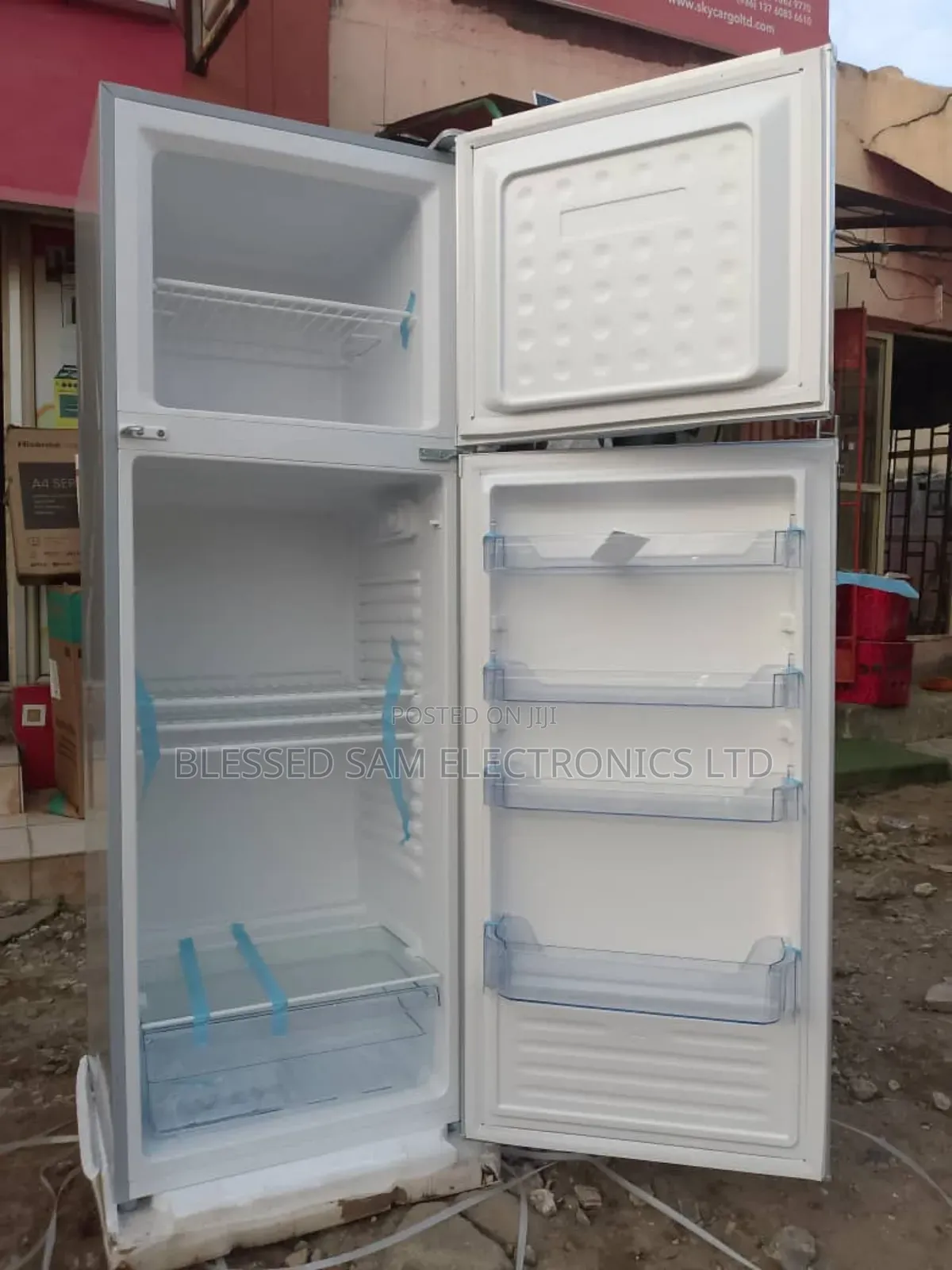 New > Lg 370-litre Inverter Fridge Freezer> Fast Ice Maker