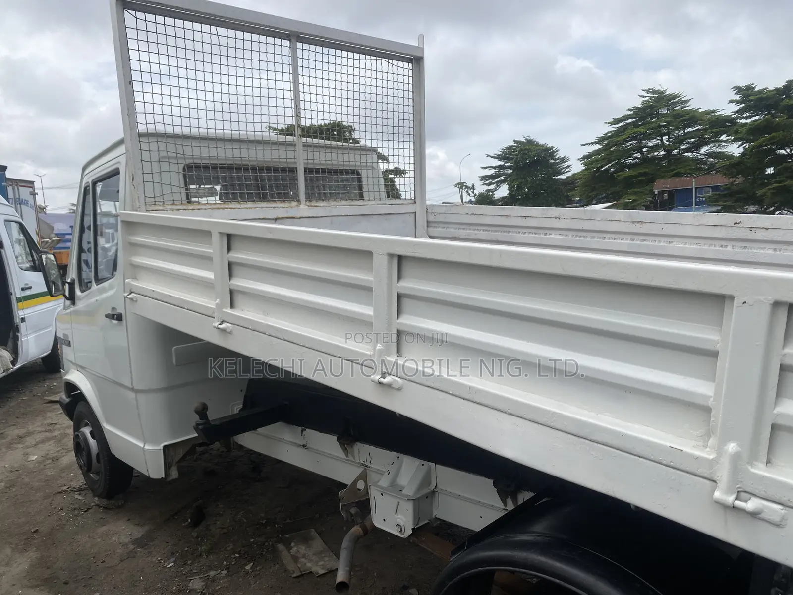 Mercedes Benz Dump Truck 2000 White