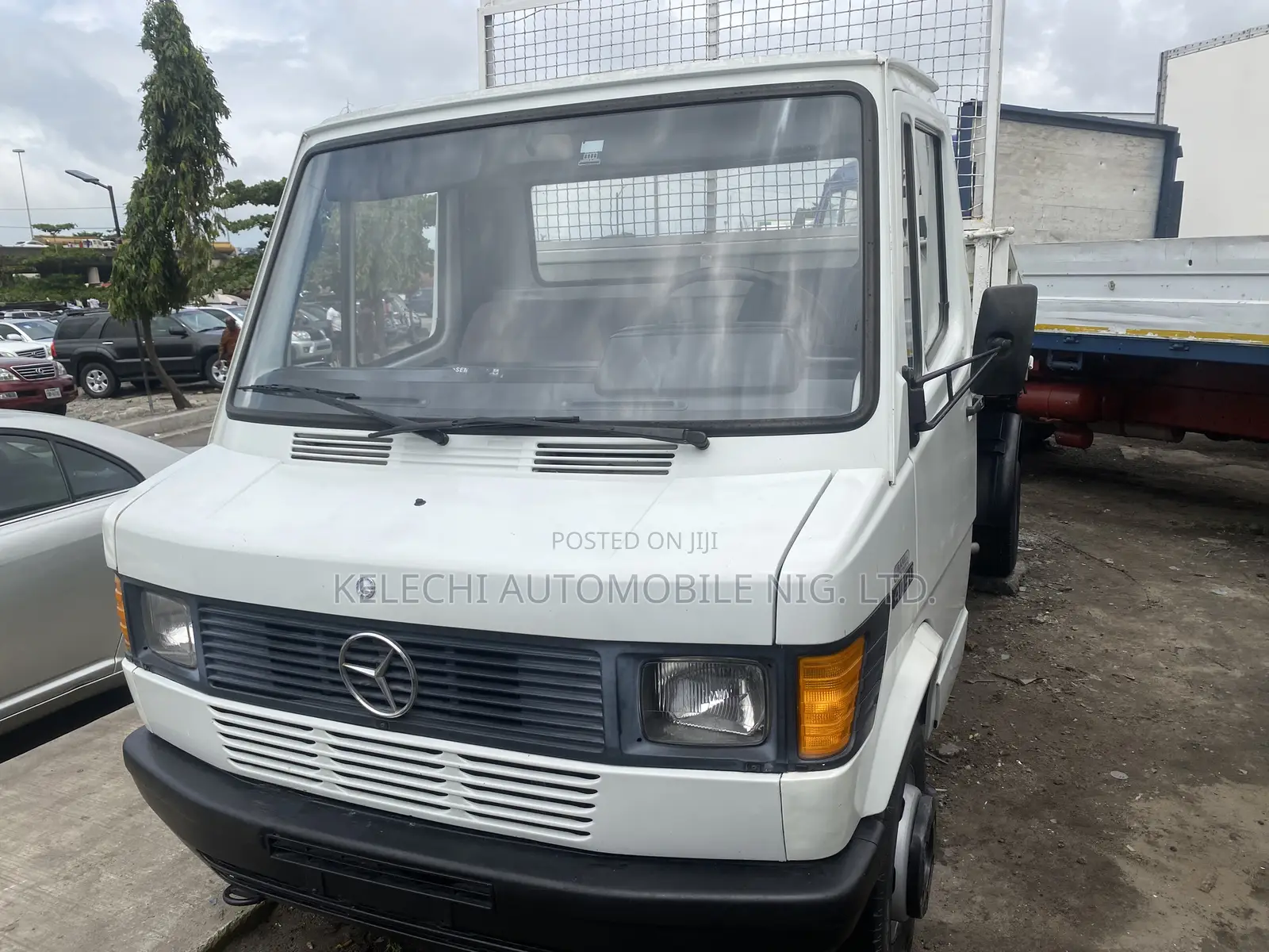 Mercedes Benz Dump Truck 2000 White