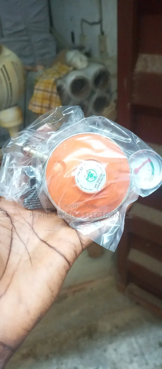 Gas Cylinder Regulator With Meter Indicator