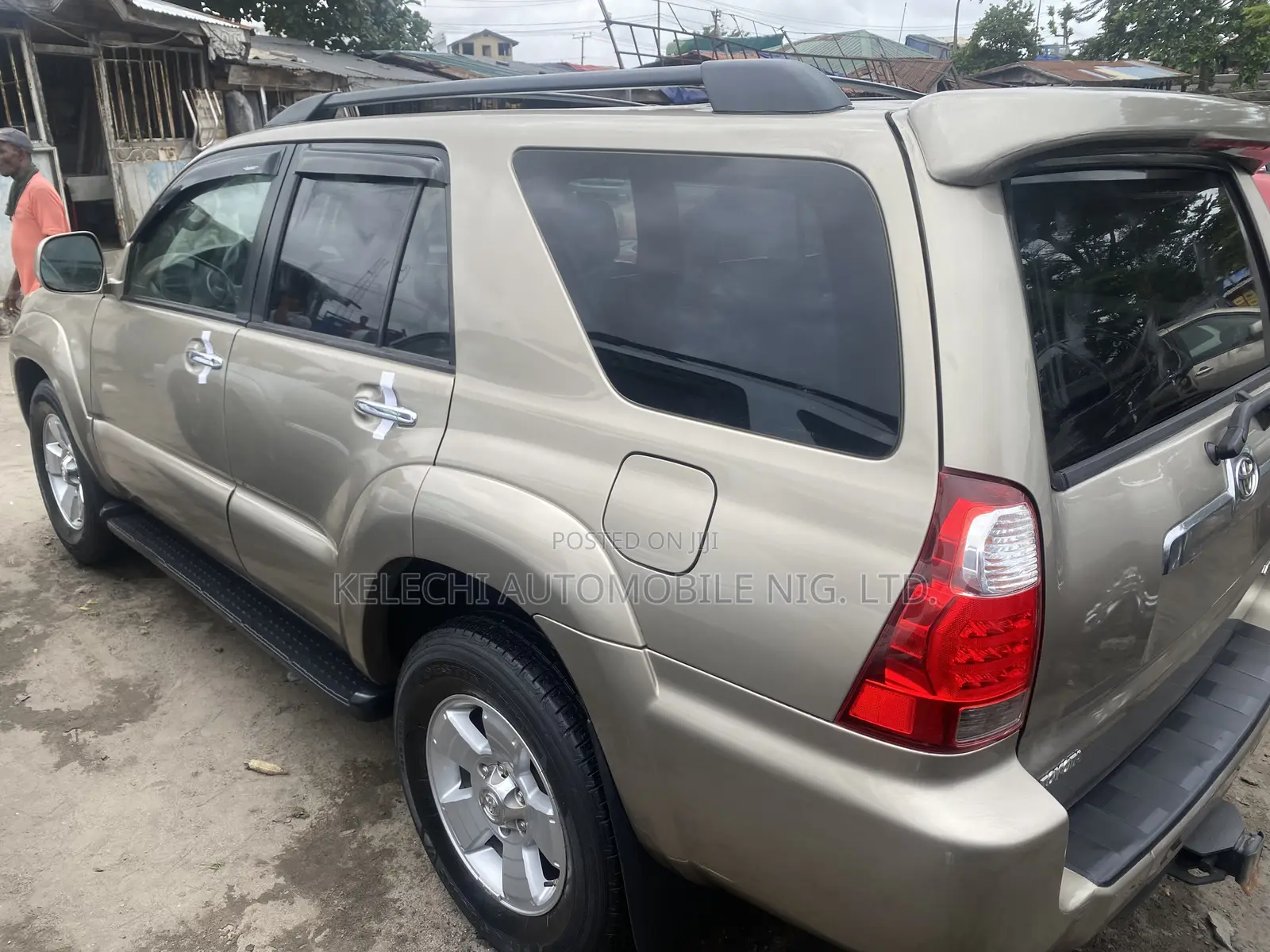 Toyota 4-Runner SR5 2008 Gold