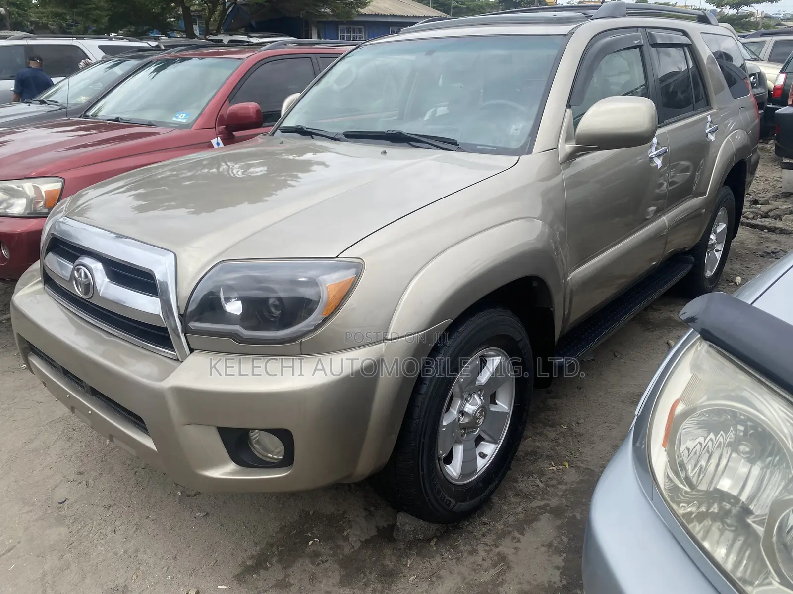 Toyota 4-Runner SR5 2008 Gold