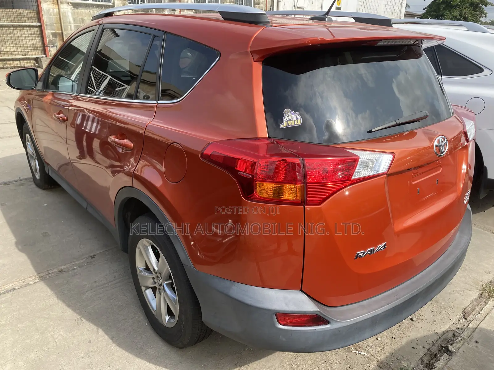 Toyota RAV4 XLE AWD (2.5L 4cyl 6A) 2013 Orange