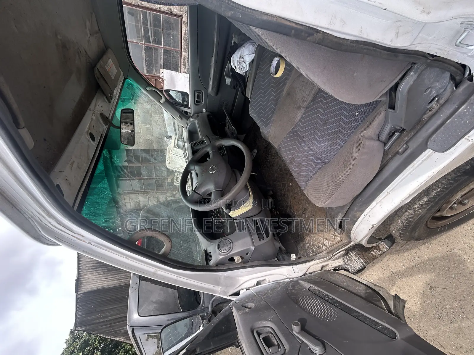 Nissan Caravan (Urvan) 2008 White