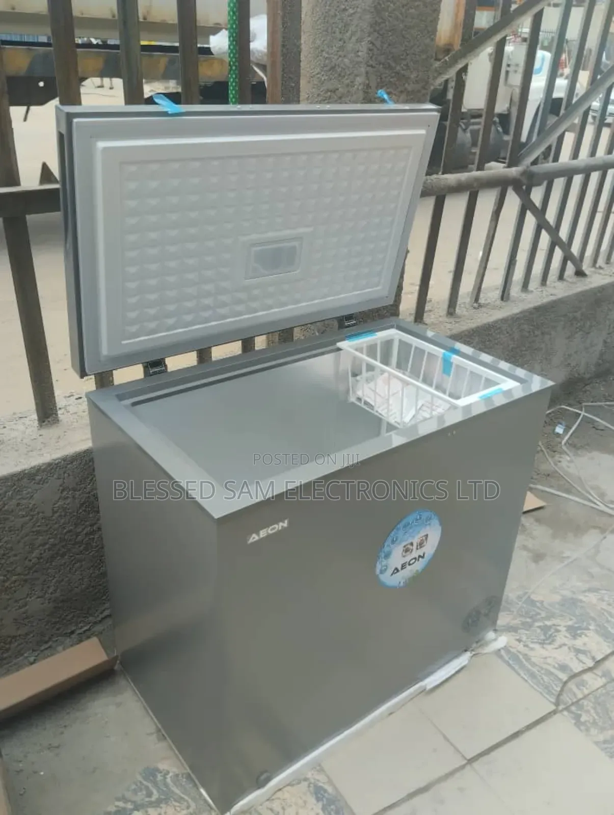Original > Aeon Chest Freezer 205_litre Copper Fast Cooling