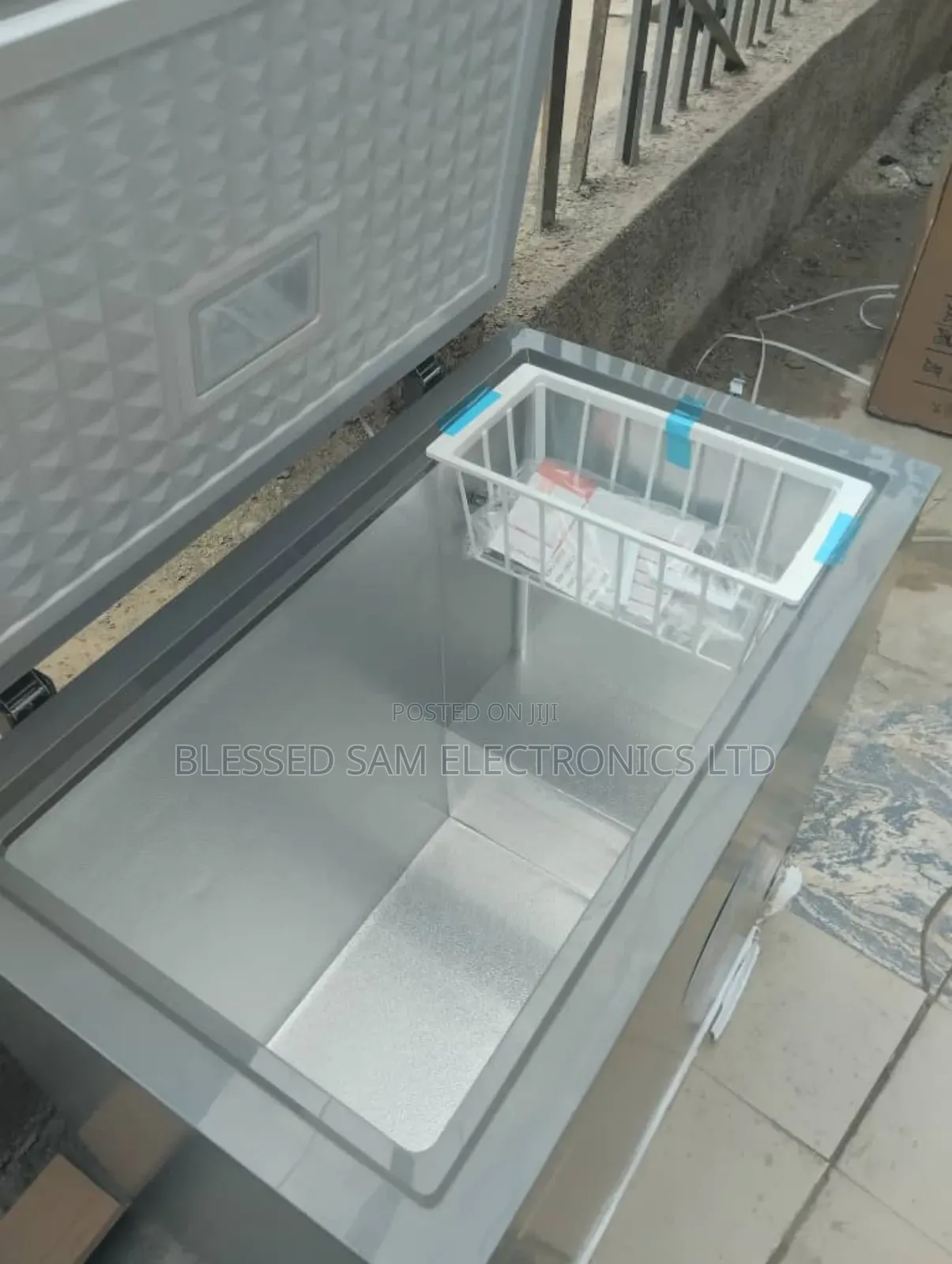 Original > Aeon Chest Freezer 205_litre Copper Fast Cooling