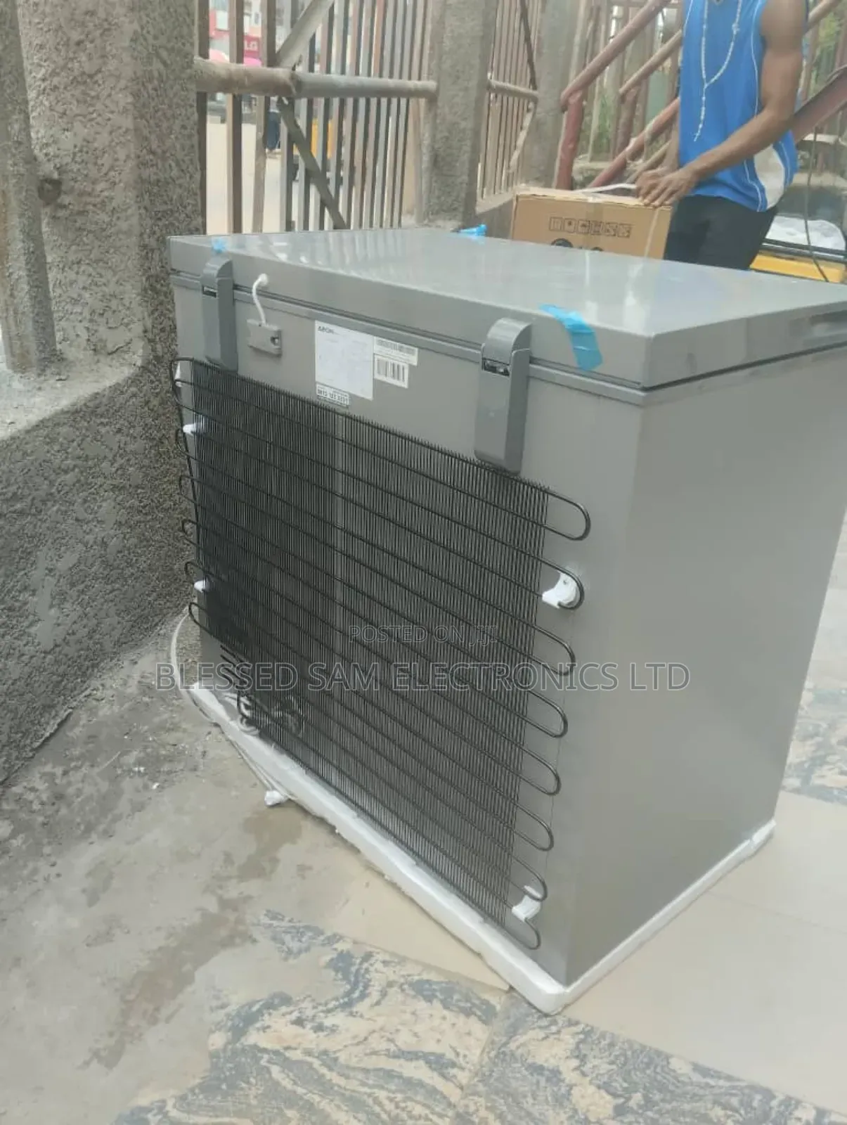 Original > Aeon Chest Freezer 205_litre Copper Fast Cooling