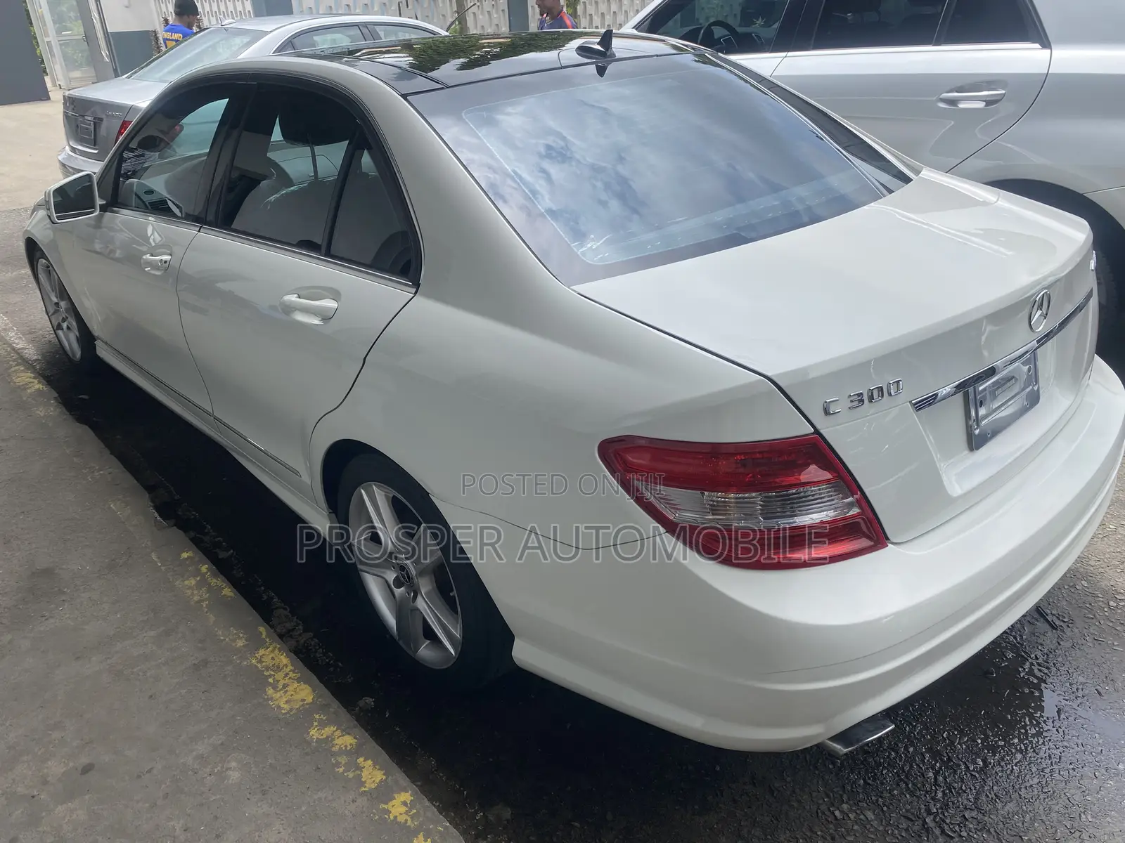 Mercedes-Benz C300 2011 White