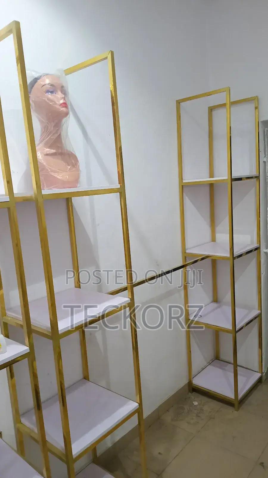 Luxury Gold Wig Mannequin Shelve for Hair Salon