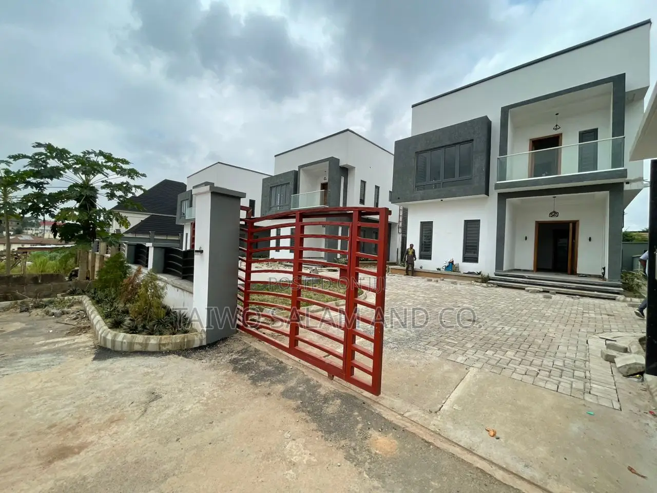 4bdrm Block of Flats in Akobo for sale