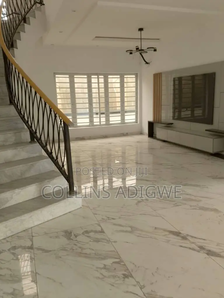5bdrm Duplex in Chevron Drive Lekki for sale