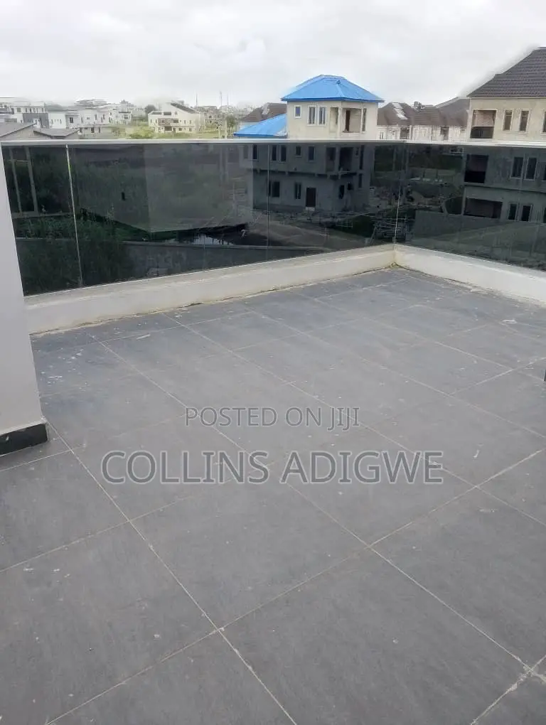 5bdrm Duplex in Chevron Drive Lekki for sale