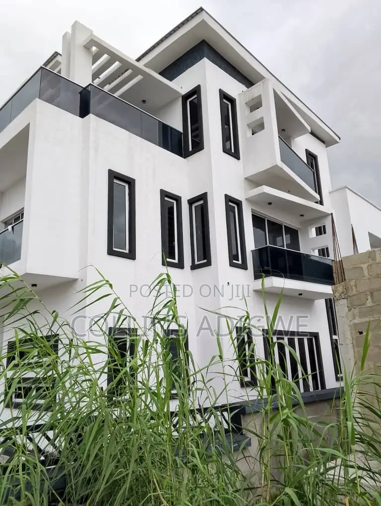 5bdrm Duplex in Chevron Drive Lekki for sale