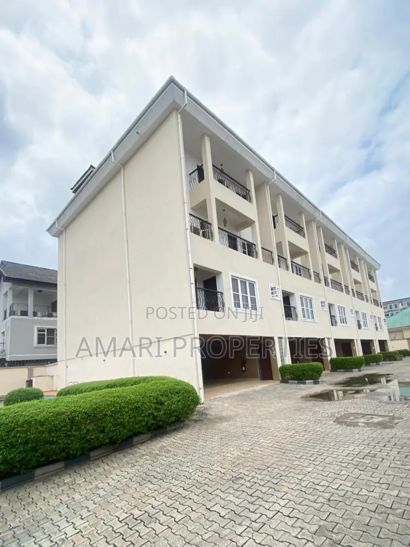 4bdrm Duplex in Oniru, Victoria for rent
