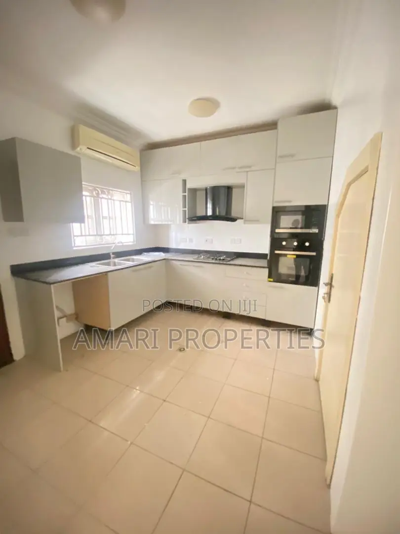 4bdrm Duplex in Oniru, Victoria for rent