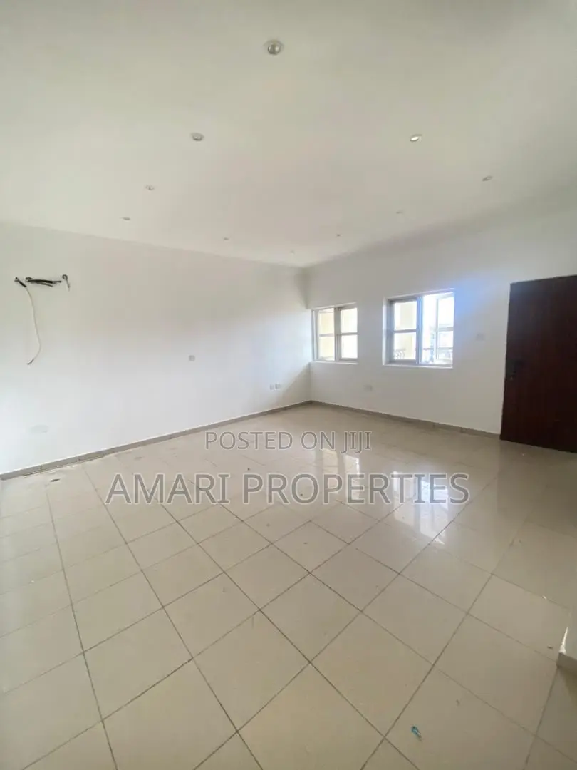 4bdrm Duplex in Oniru, Victoria for rent