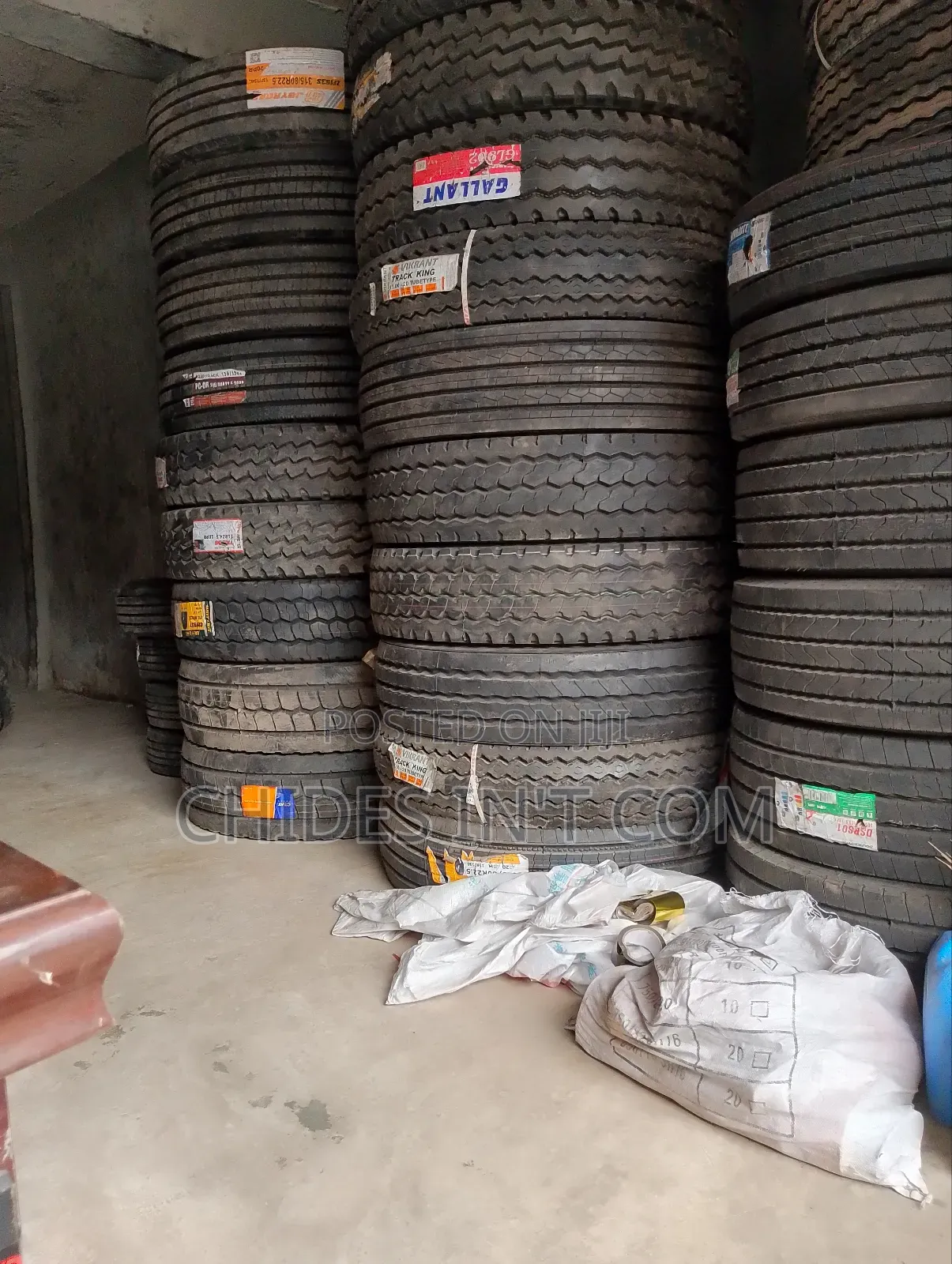 315/80/22, 5 Truck Tire Original