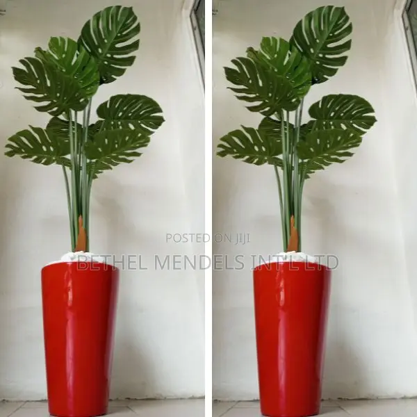 Bulk Sale of Combo Artificial Plant/Fiberglass Vase in Abuja