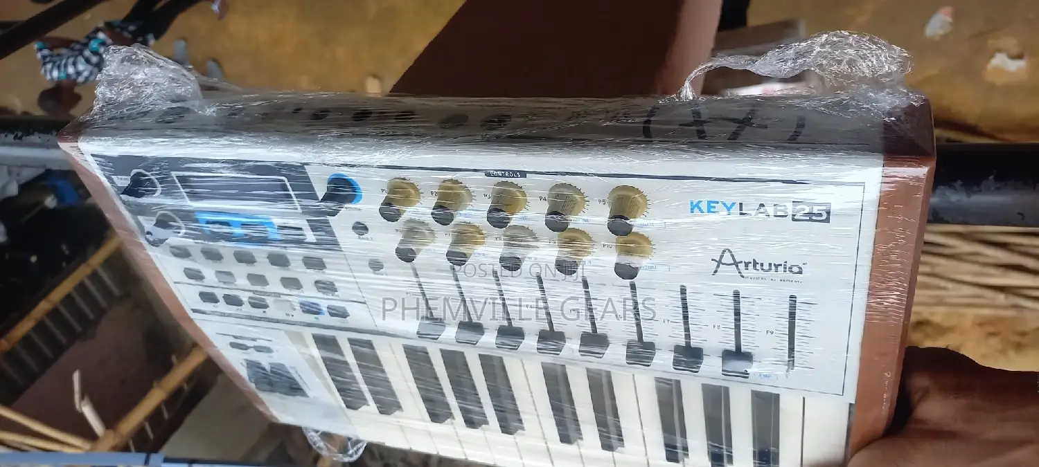Arturia Keylab25 Uk Used Midi Keyboard