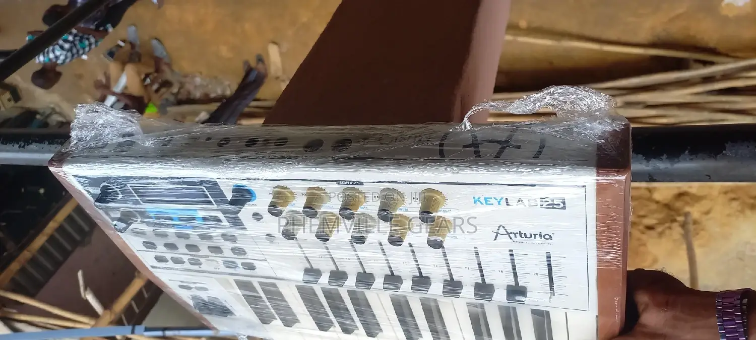 Arturia Keylab25 Uk Used Midi Keyboard