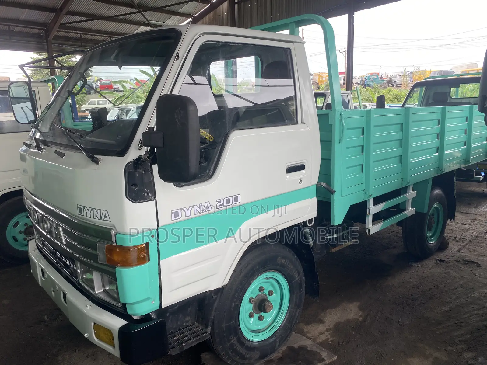 Toyota Dyna 200 Green
