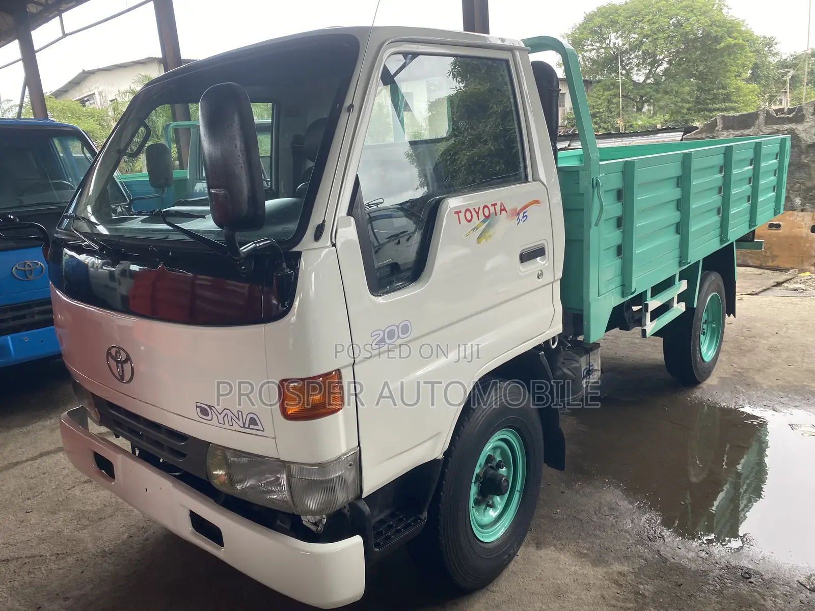 Toyota Dyna 200