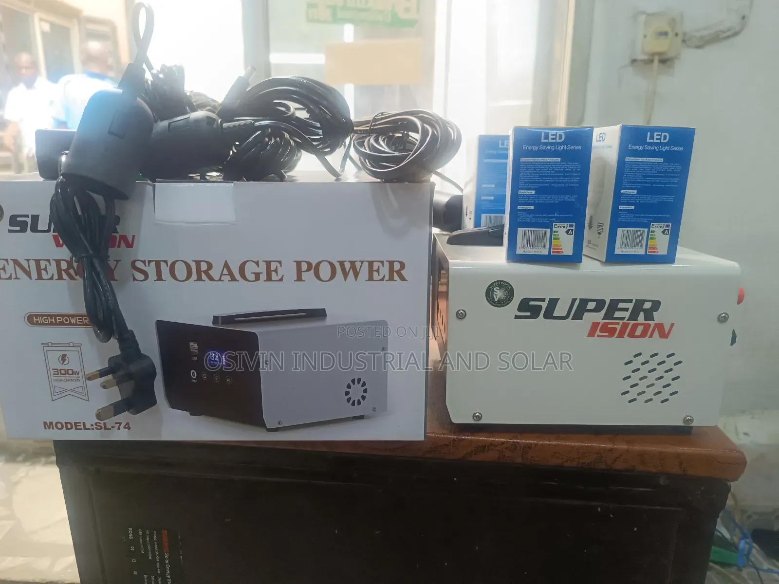 Super Vision 300w Solar Generator With Extra Battery Space