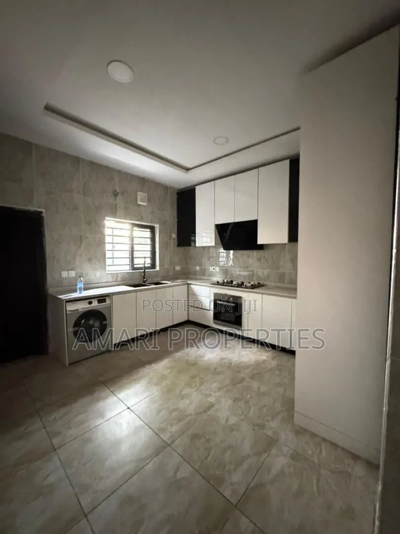 4bdrm Duplex in Victoria Island for rent