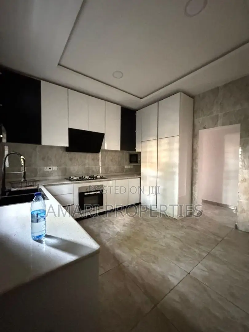 4bdrm Duplex in Victoria Island for rent