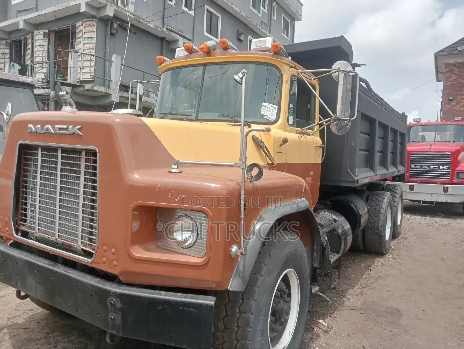 Mack Tipper