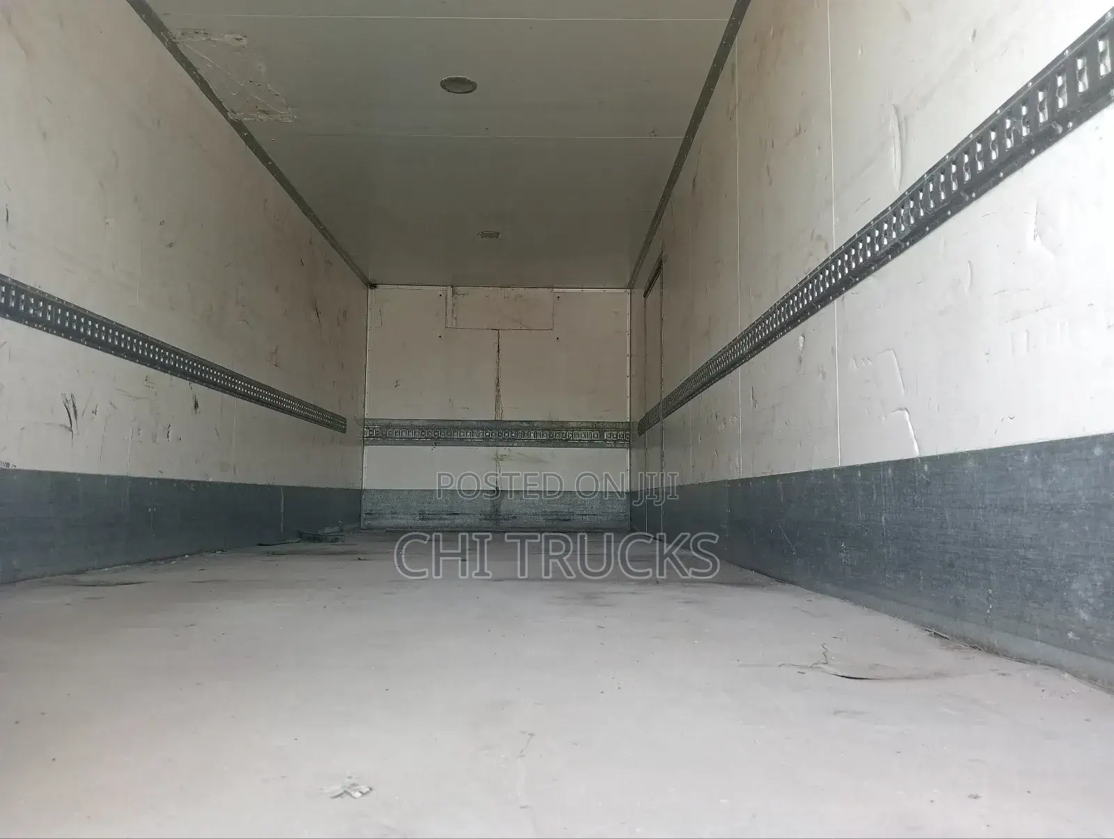 Mercedes Benz Cargo Truck 10bolt 20feet Long