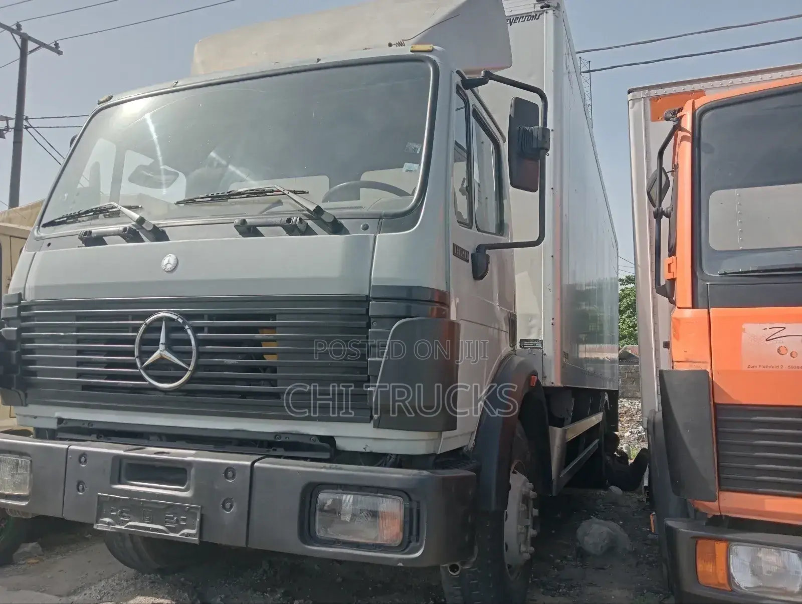 Mercedes Benz Cargo Truck 10bolt 20feet Long