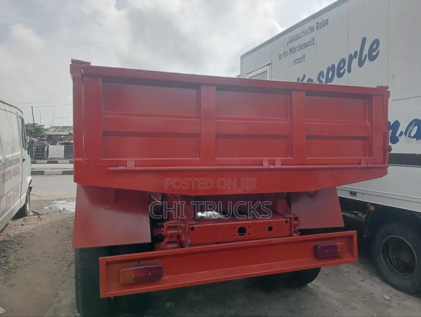 Mercedes 911 Tipper Truck