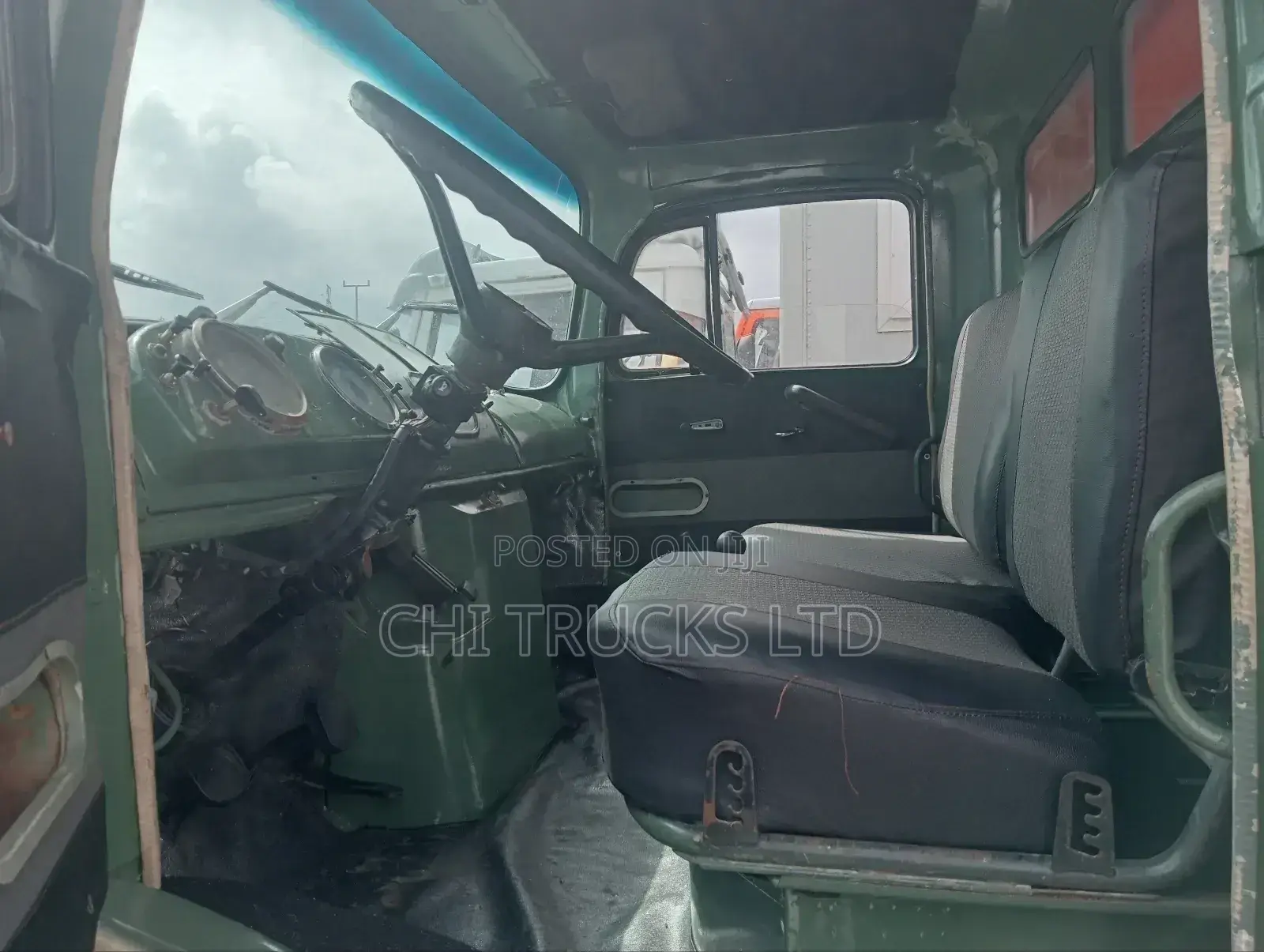 Mercedes 911 Tipper Truck